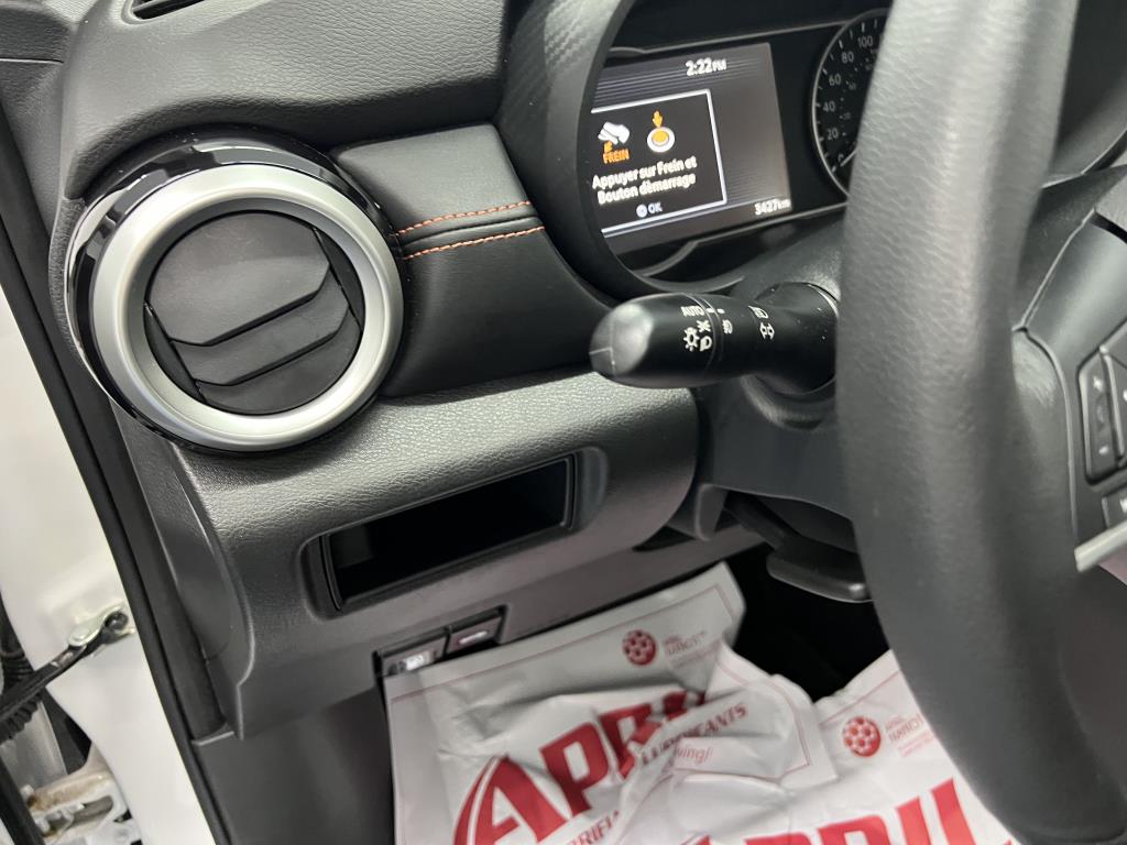 NISSAN VERSA 2022 - Image 12