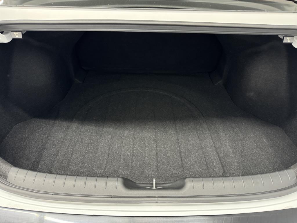 HYUNDAI ELANTRA 2021 - Image 9