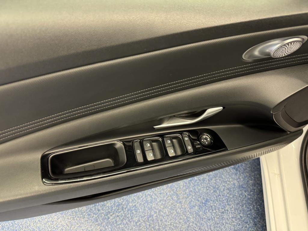 HYUNDAI ELANTRA 2021 - Image 12