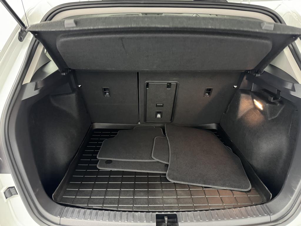 VOLKSWAGEN TAOS 2023 - Image 9