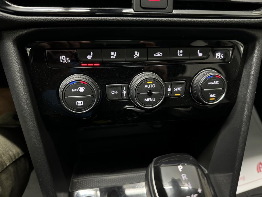 VOLKSWAGEN TAOS 2023 - Image 22