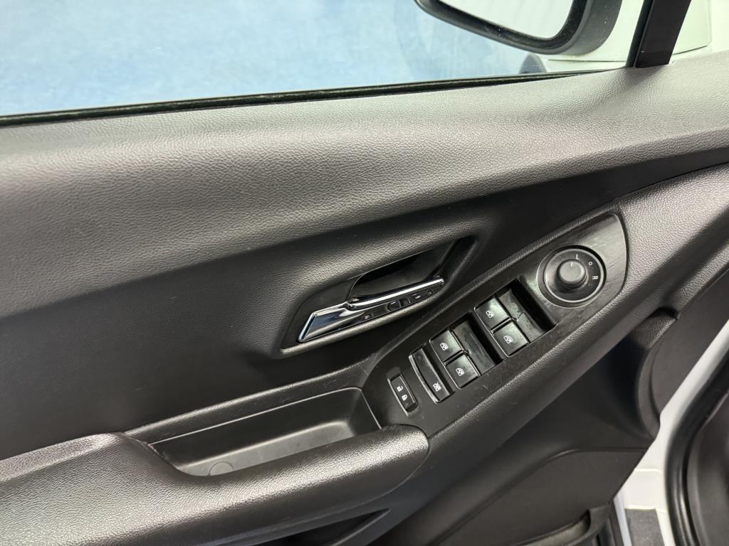 CHEVROLET TRAX 2020 - Image 11