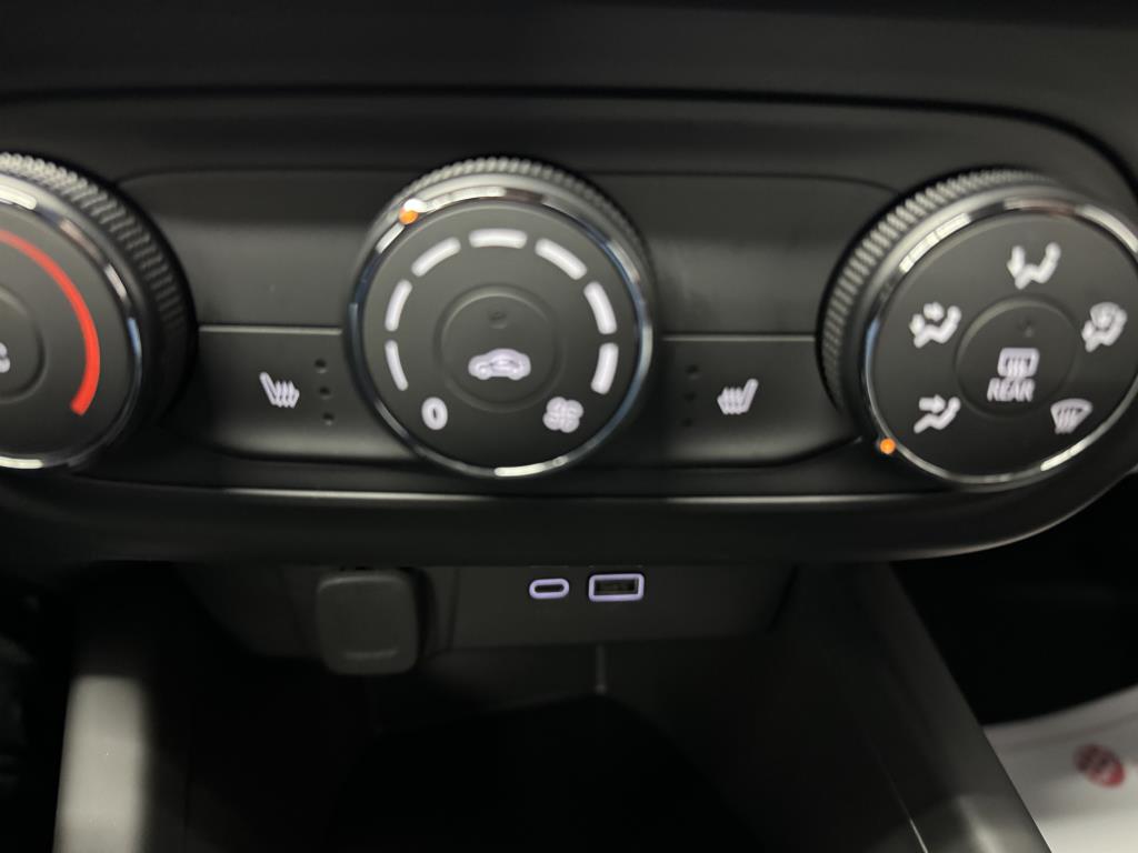 CHEVROLET TRAX 2025 - Image 24