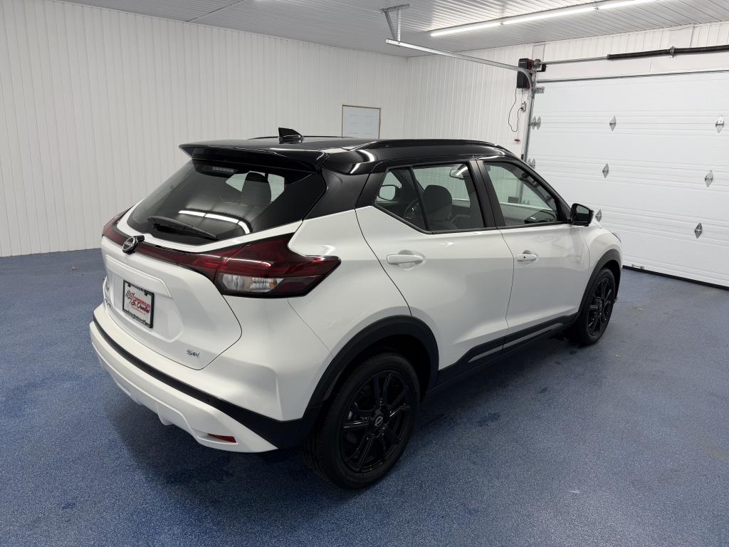 2024 NISSAN KICKS