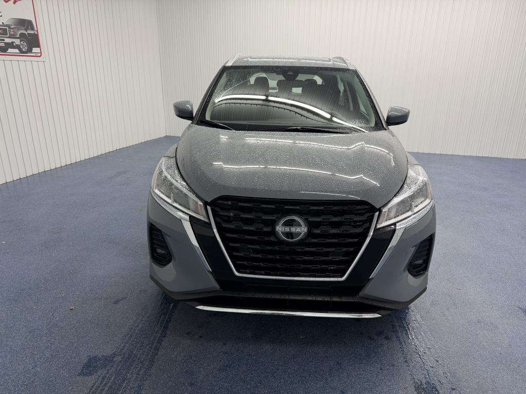2024 NISSAN KICKS