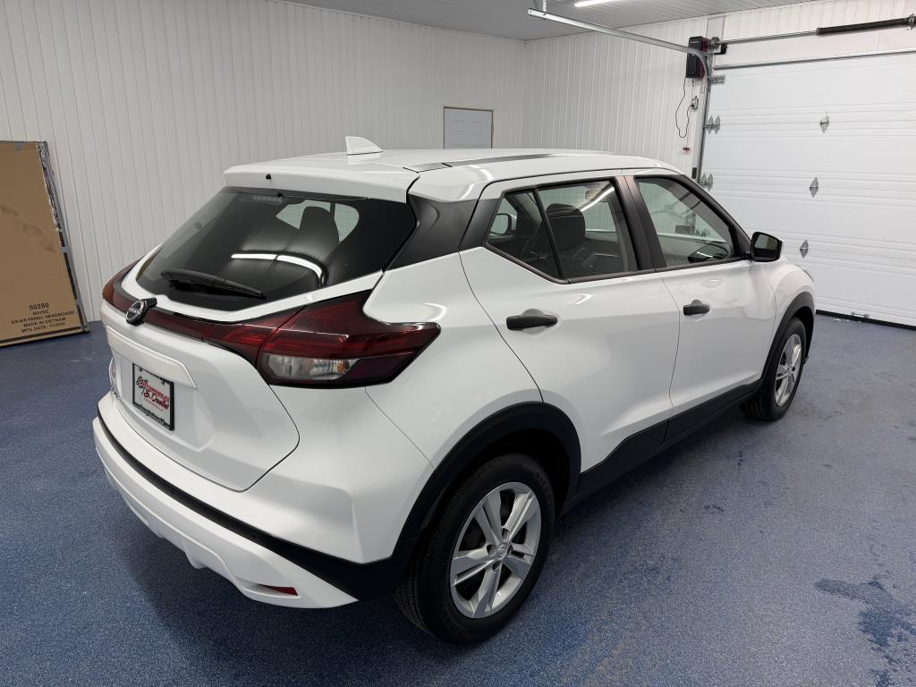 2024 NISSAN KICKS