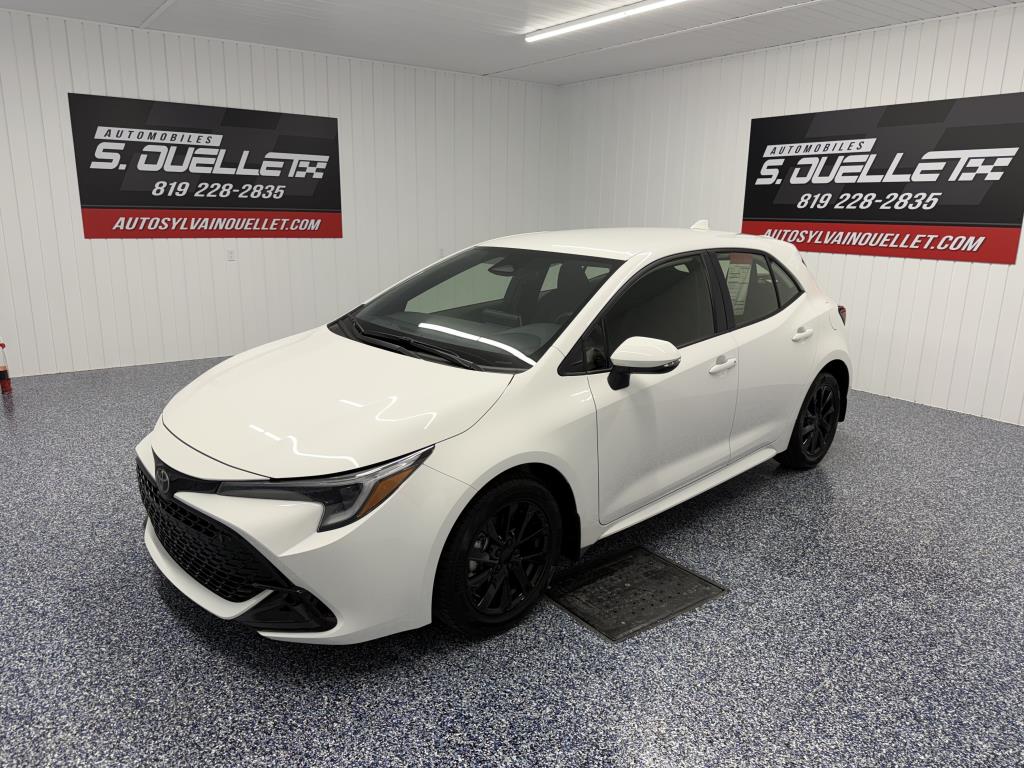 2025 TOYOTA COROLLA À HAYON