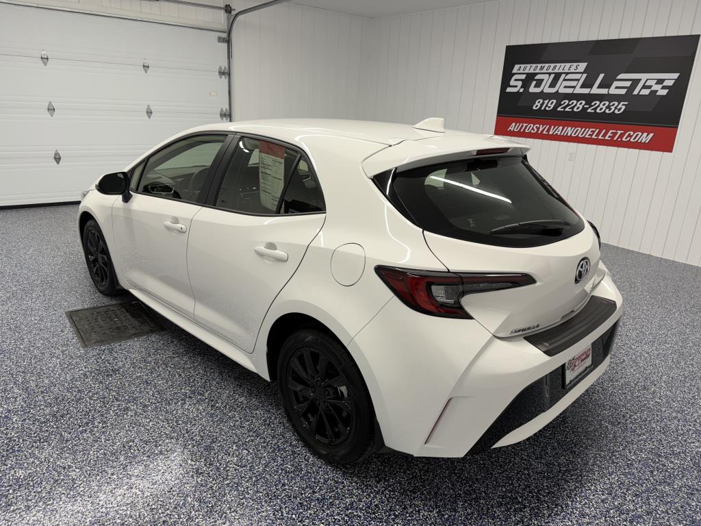 2025 TOYOTA COROLLA À HAYON