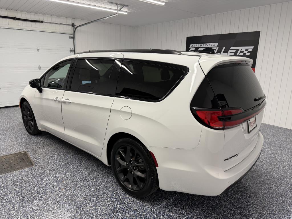 2025 CHRYSLER PACIFICA
