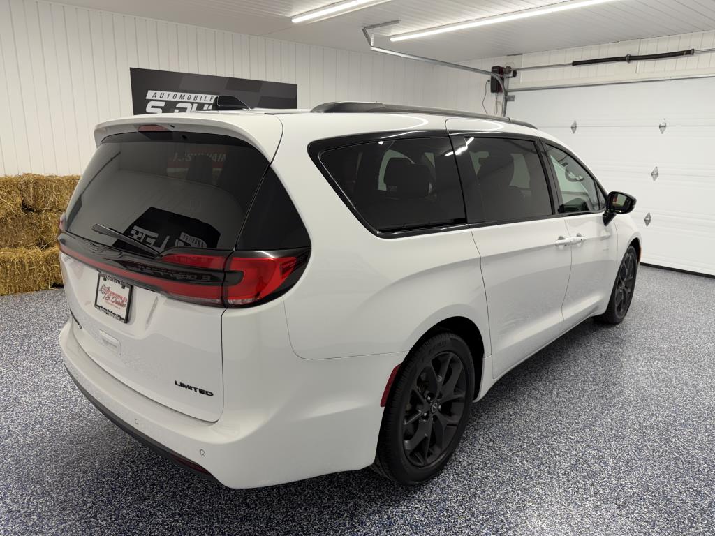 2025 CHRYSLER PACIFICA