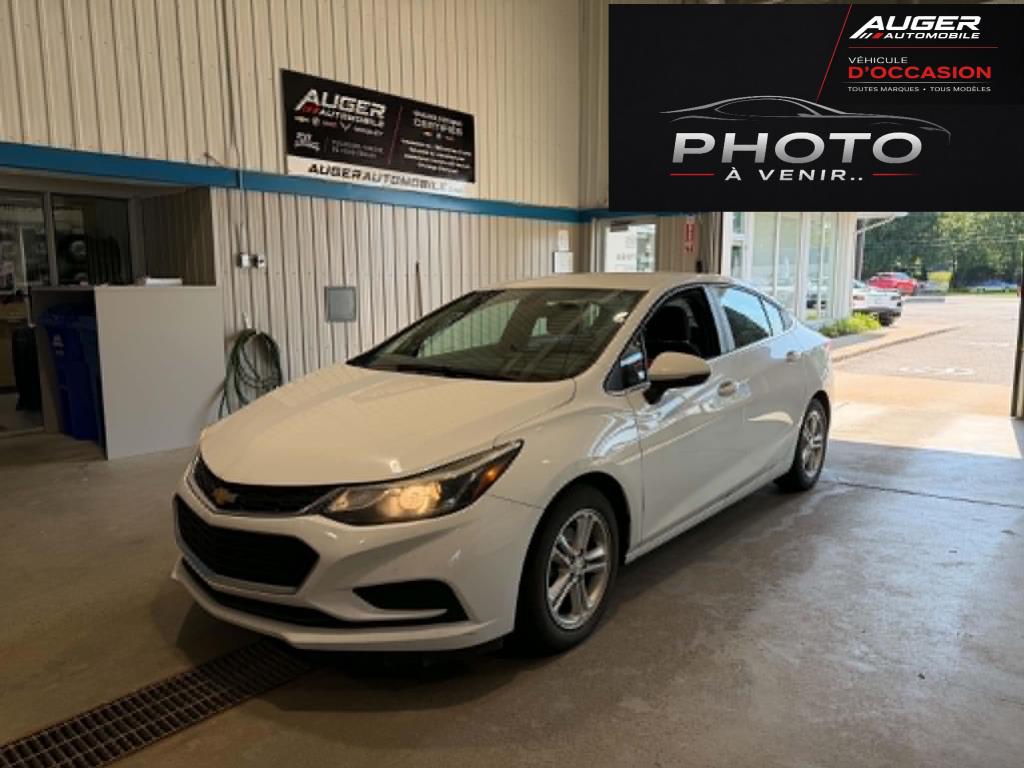 White (Blanc sommet) 2018 Chevrolet Cruze Sedan Front-Wheel Drive Automatic