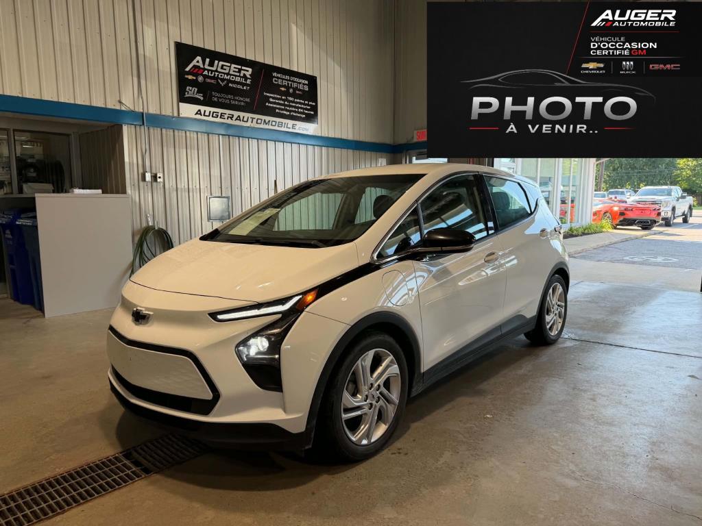 White (Blanc sommet) 2022 Chevrolet Bolt EV Hatchback Front-Wheel Drive Automatic