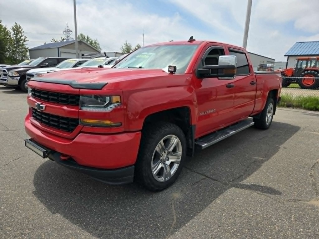 Red (ROUGE ARDENT) 2018 Chevrolet Silverado 1500 Pickup Truck Four-Wheel Drive Automatic