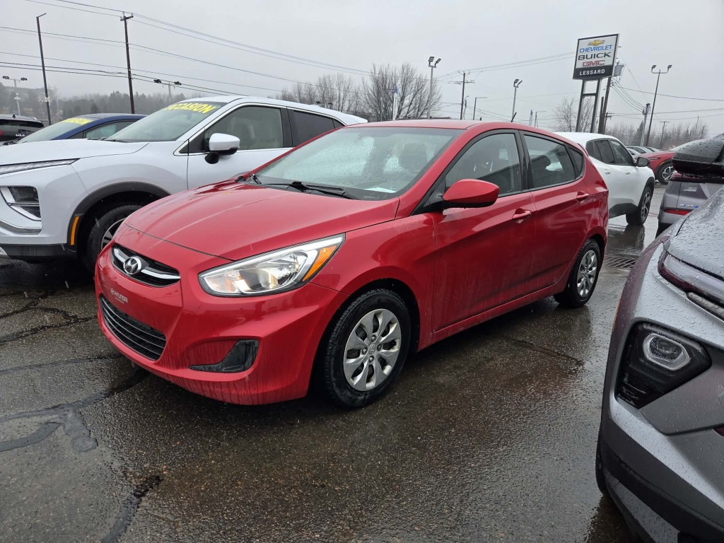 Red 2016 Hyundai Accent L 4-Door Hatchback FWD Hatchback Automatic