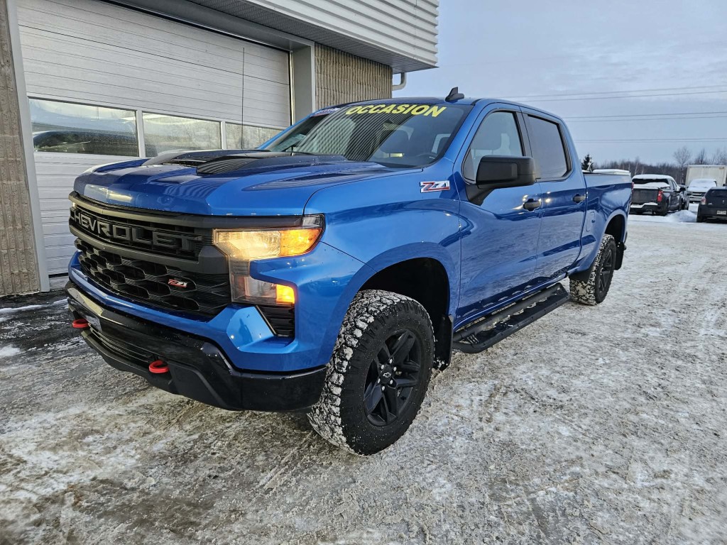 Chevrolet Silverado 1500 Custom Trail Boss Crew Cab 4WD 2023