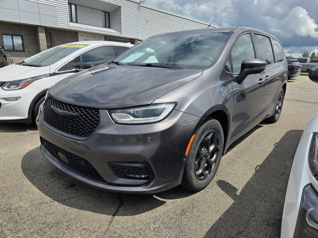 Gray 2022 Chrysler Pacifica Hybrid Minivan Front-Wheel Drive Automatic