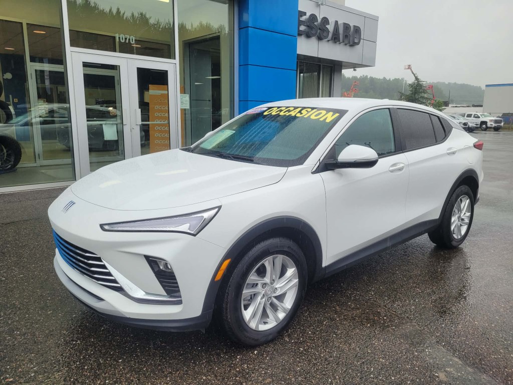 White (Blanc sommet) 2024 Buick Envista SUV / Crossover Front-Wheel Drive Automatic