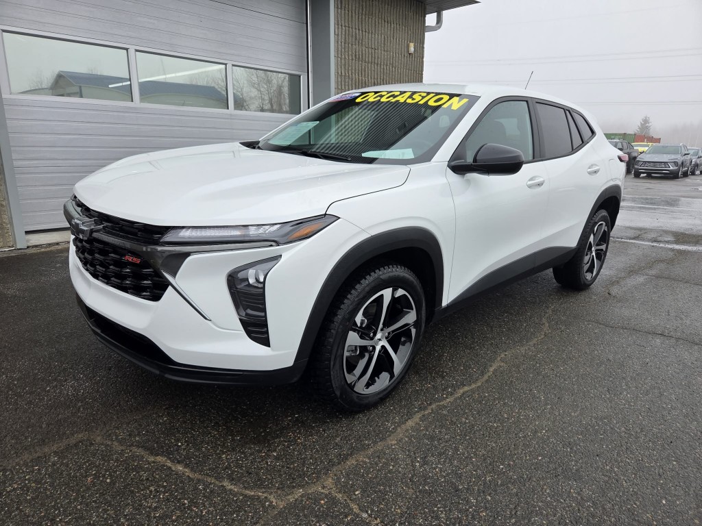 2025 Chevrolet Trax RS with 1RS FWD