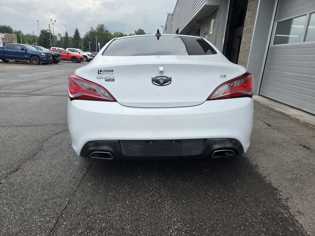 2016 Hyundai Genesis