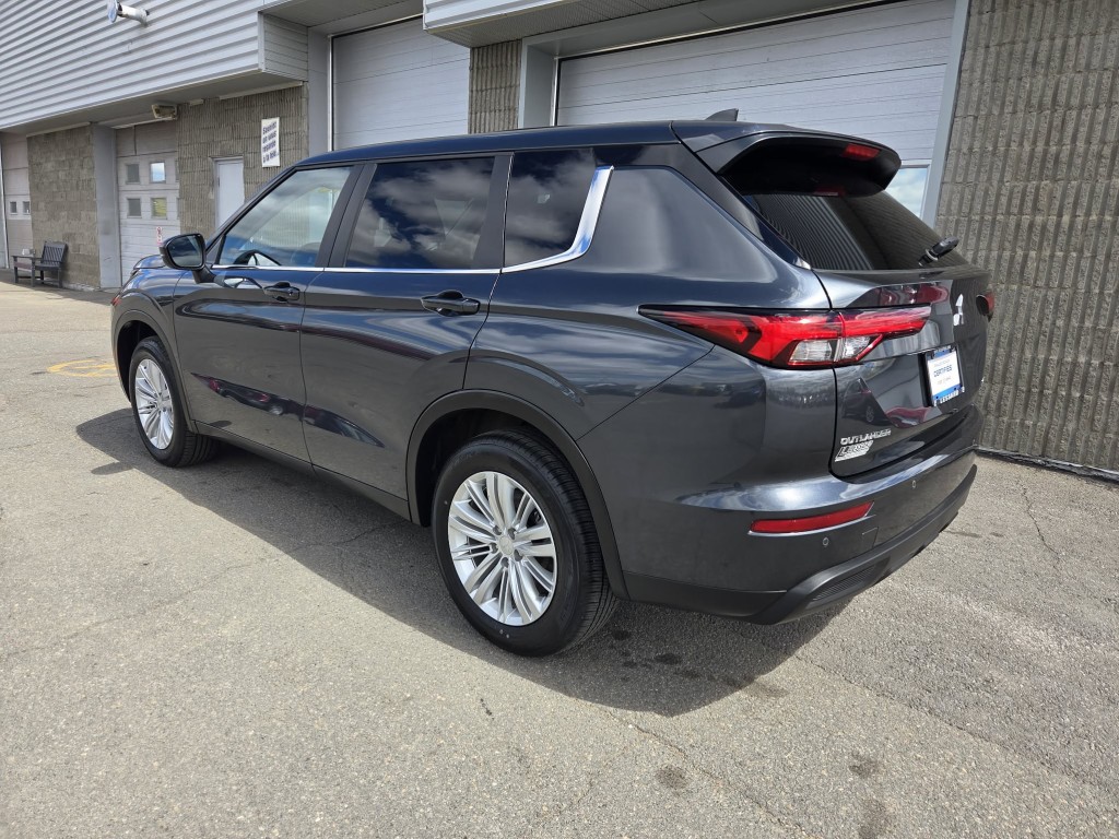 Mitsubishi Outlander 2024