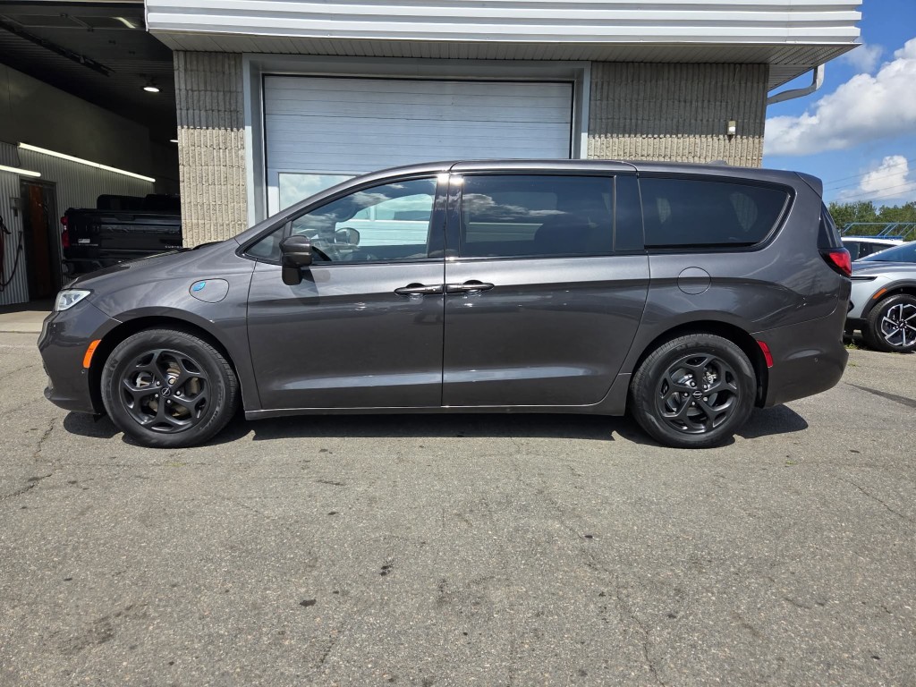 2022 Chrysler Pacifica
